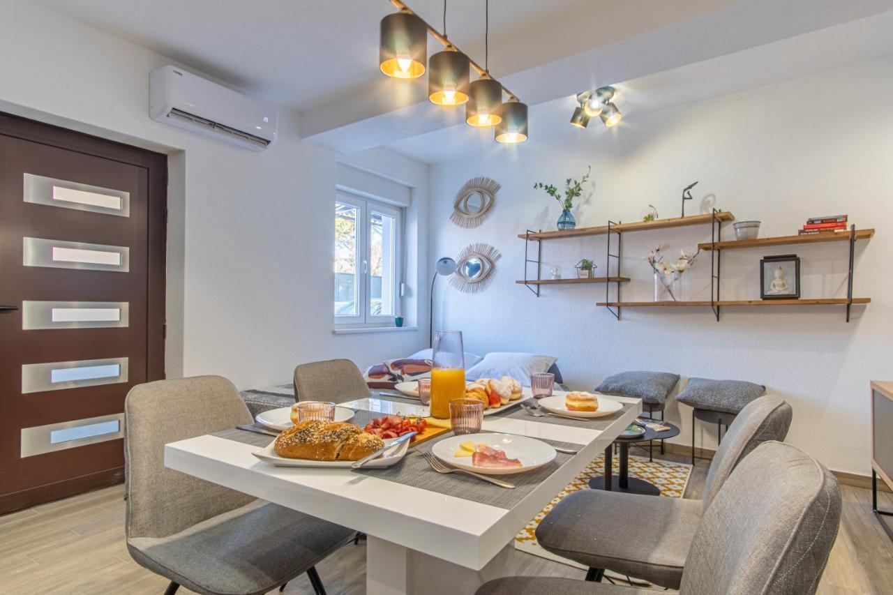 Su Casa - At Kastela Oldtown Apartment Exterior photo