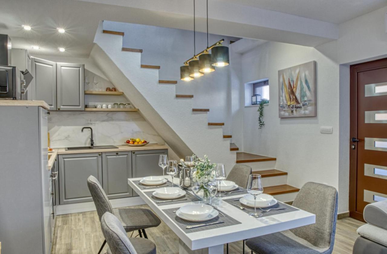 Su Casa - At Kastela Oldtown Apartment Exterior photo